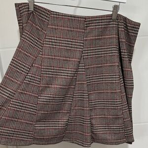 Plus Size Plaid Cute A-Line Mini Skirt in Gray and Red